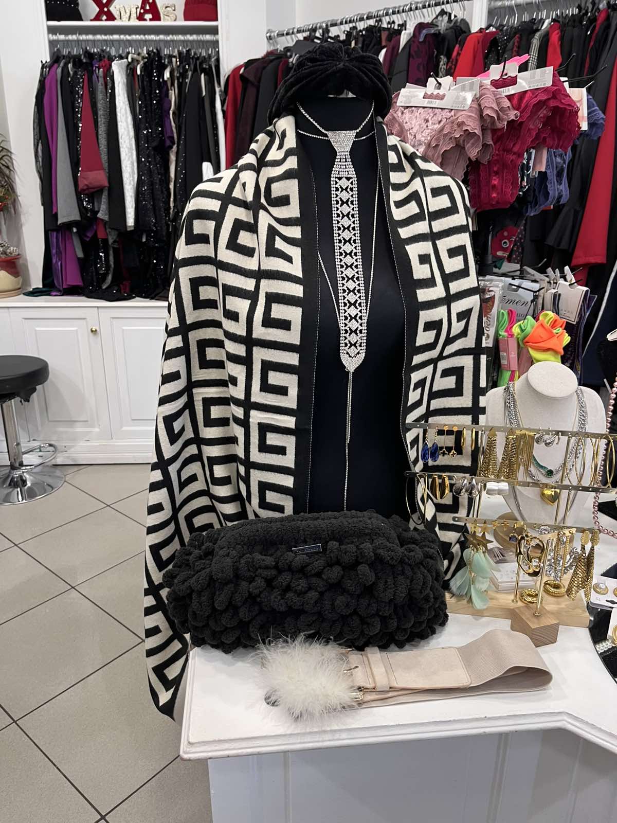 Δείτε τη λαμπερή συλλογή ρούχων του Be Queen και βρείτε το outfit σας για κάθε στιγμή των γιορτών! 42 Δείτε τη λαμπερή συλλογή ρούχων του Be Queen και βρείτε το outfit σας για κάθε στιγμή των γιορτών! 41