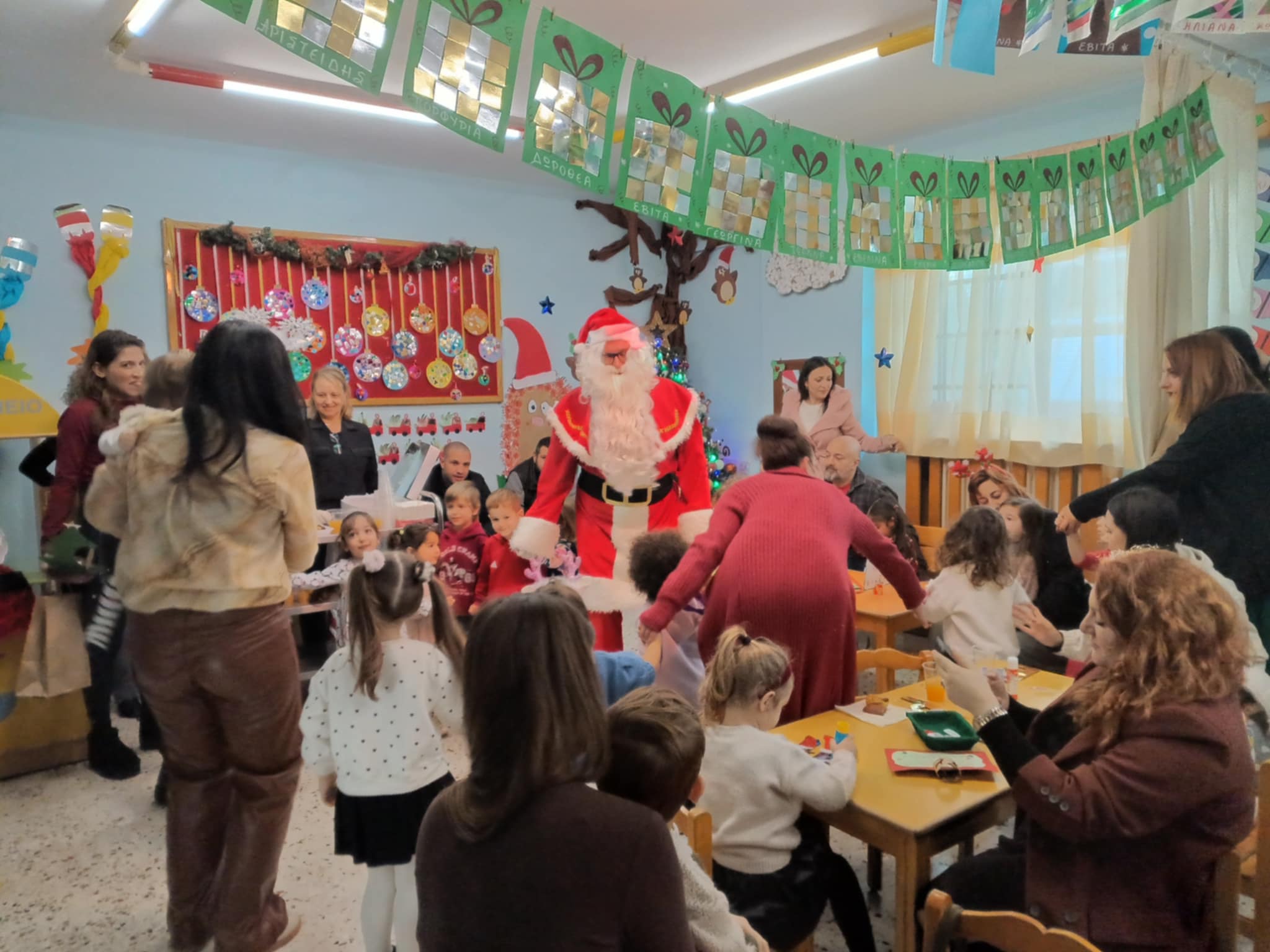 Ώρα Χαϊδάρι – ΑΡΗΣ ΠΑΝΟΠΟΥΛΟΣ: Εορταστικές επισκέψεις και ευχές 5