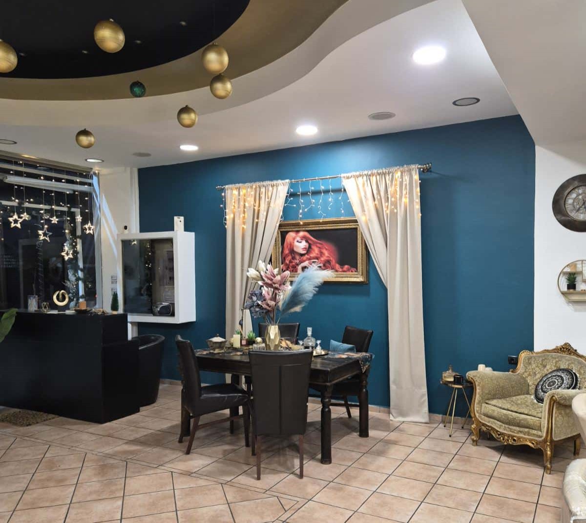 Εκεί μέσα κάτι ωραίο συμβαίνει! Δύο καταστήματα ομορφιάς κάνουν την πόλη… γιορτινή και όμορφη! 13