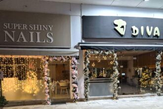 Εκεί μέσα κάτι ωραίο συμβαίνει! Δύο καταστήματα ομορφιάς κάνουν την πόλη… γιορτινή και όμορφη! 27