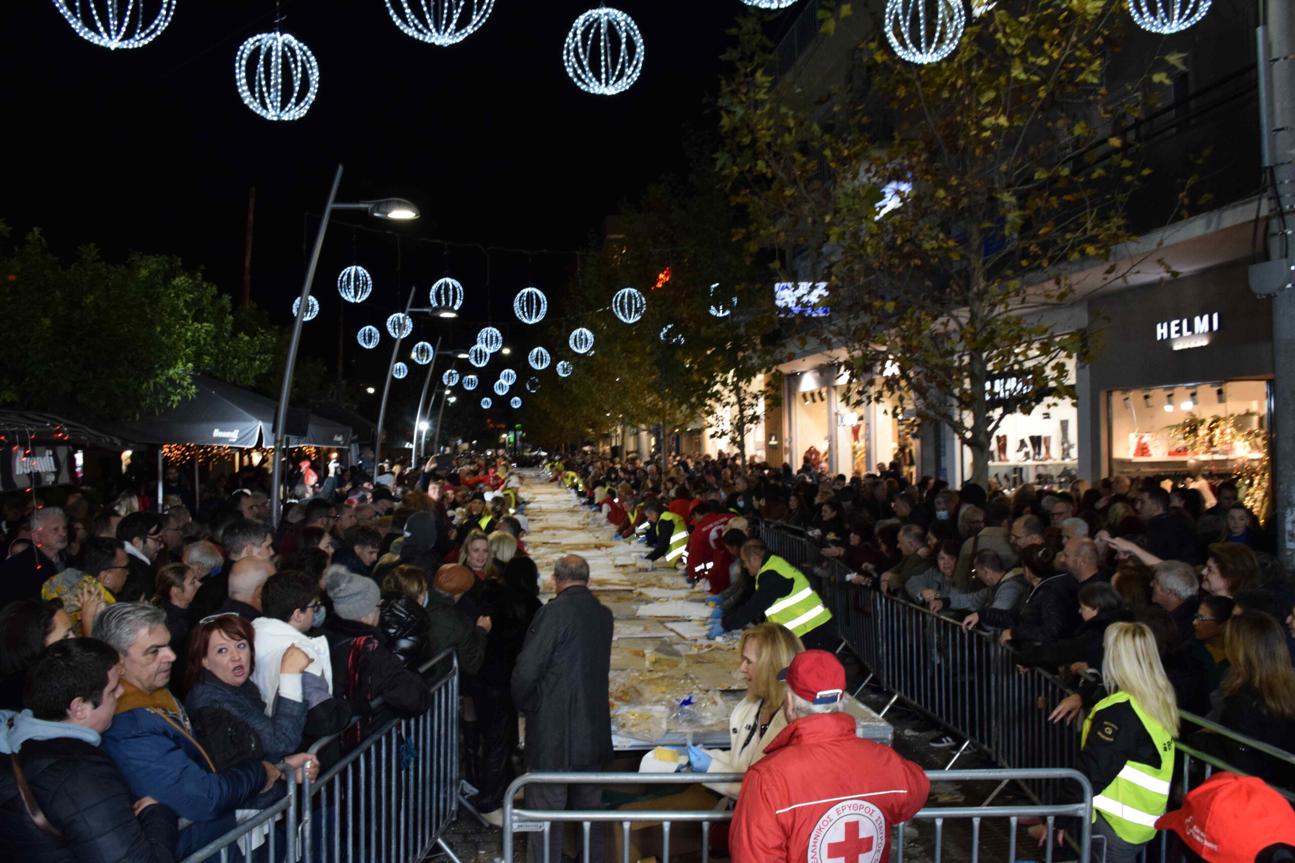 80.000 κομμάτια, 10 τόνοι, 100 μ. - Παχατουρίδης: Η Βασιλόπιτά μας ενισχύει το αίσθημα της κοινότητας 5