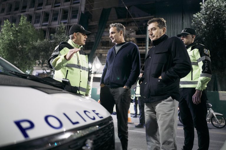 Μητσοτάκης - Χρυσοχοΐδης σε μπλόκο της Τροχαίας για αλκοτέστ 1