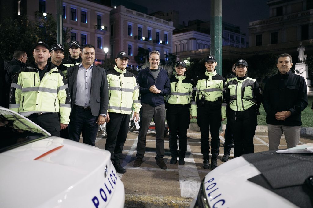 Μητσοτάκης - Χρυσοχοΐδης σε μπλόκο της Τροχαίας για αλκοτέστ 8 Μητσοτάκης - Χρυσοχοΐδης σε μπλόκο της Τροχαίας για αλκοτέστ 7