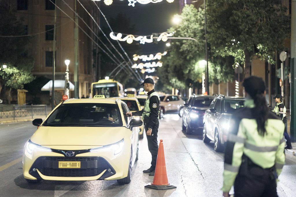 Μητσοτάκης - Χρυσοχοΐδης σε μπλόκο της Τροχαίας για αλκοτέστ 6 Μητσοτάκης - Χρυσοχοΐδης σε μπλόκο της Τροχαίας για αλκοτέστ 5