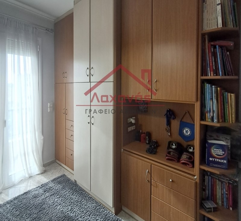 Νίκαια, πωλείται διαμέρισμα 86 τμ. στον 5ο όροφο 12 Νίκαια, πωλείται διαμέρισμα 86 τμ. στον 5ο όροφο 11