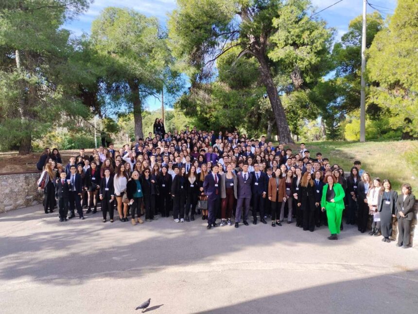 Συμμετοχή των ΕΚΠΑΙΔΕΥΤΗΡΙΩΝ ‘ΝΕΑ ΠΑΙΔΕΙΑ’ στο 4ο AML MUN Συνέδριο 1