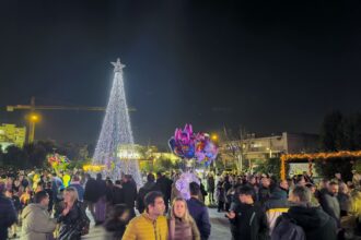 Φωταγωγήθηκε το Χριστουγεννιάτικο Δέντρο στο Χαϊδάρι - Θα λειτουργήσει και γιορτινό χωριό 39