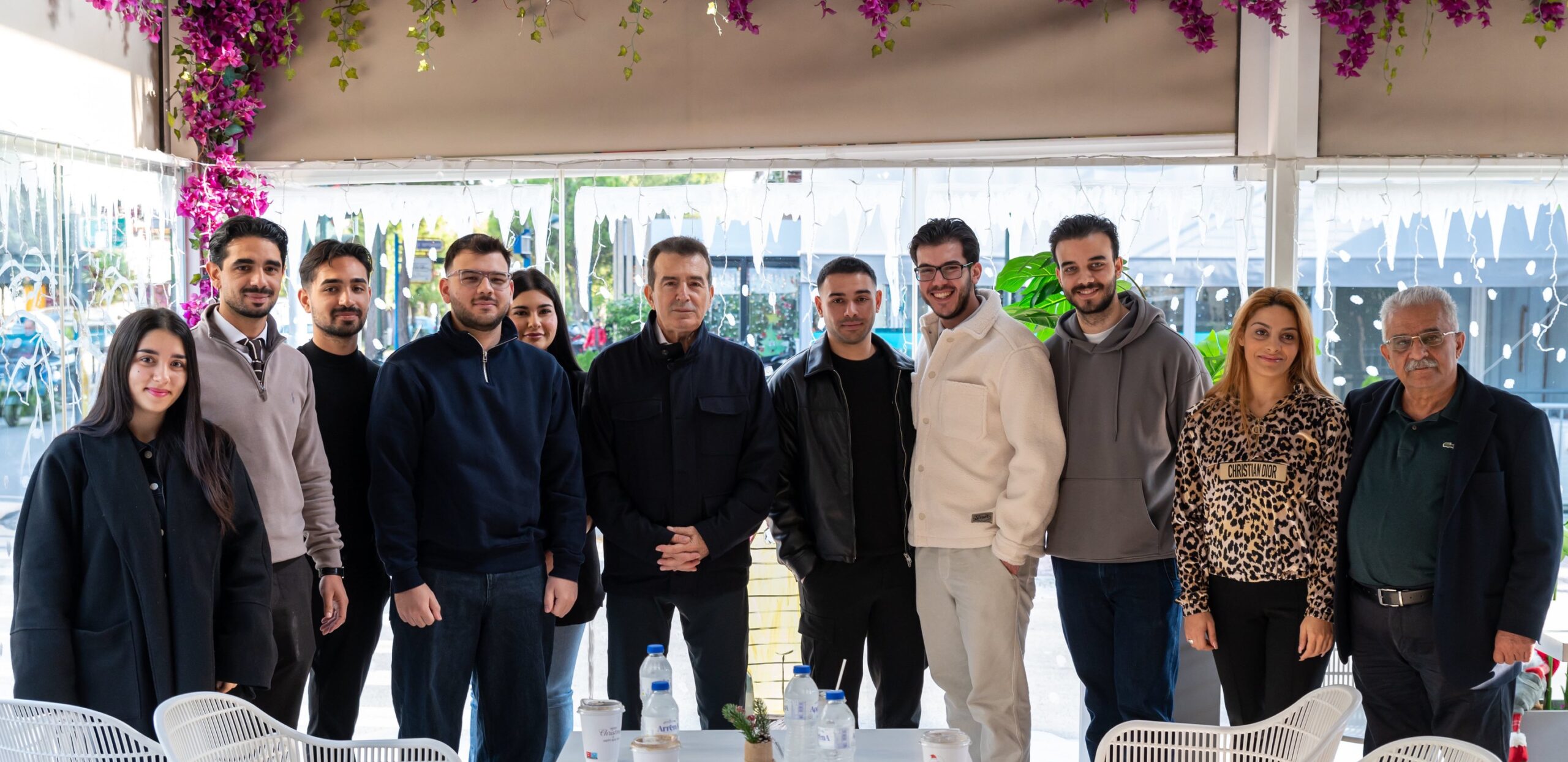 Ο Μιχάλης Χρυσοχοΐδης μίλησε με νέες και νέους τσιγγάνους για ένα μεγάλο παράδειγμα 3