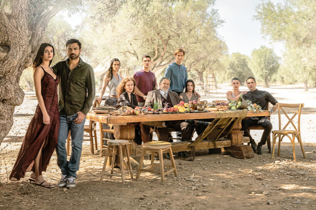 Ο Χαϊδαριώτης ηθοποιός που μπαίνει στη "Γη της ελιάς", ενώ ετοιμάζεται και για το reunion του πολυαγαπημένου "Στο Παρά Πέντε" 107