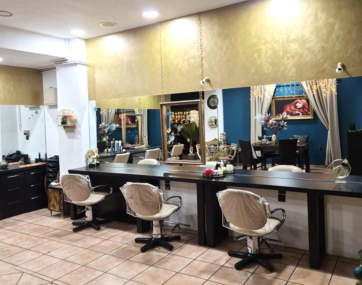 Εκεί μέσα κάτι ωραίο συμβαίνει! Δύο καταστήματα ομορφιάς κάνουν την πόλη… γιορτινή και όμορφη! 11