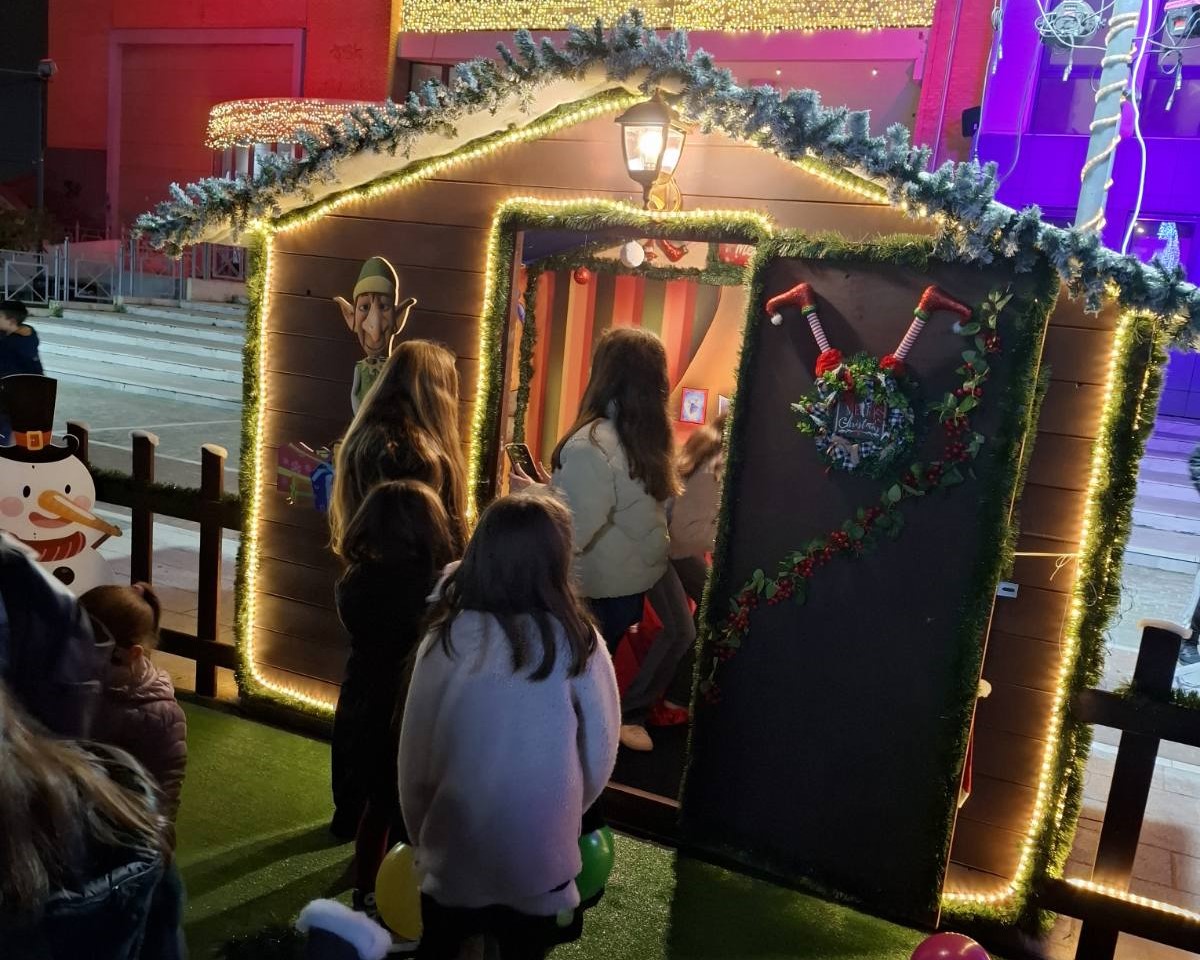 Άνοιξε το Χριστουγεννιάτικο Χωριό του Δήμου Χαϊδαρίου 3