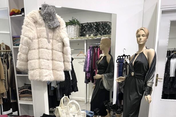 Δείτε τη λαμπερή συλλογή ρούχων του Be Queen και βρείτε το outfit σας για κάθε στιγμή των γιορτών! 111