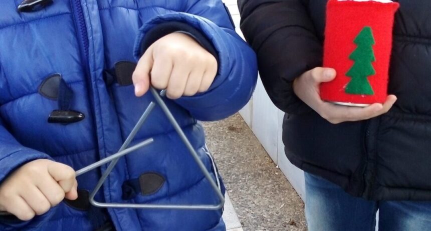 Λήστεψαν το μεσημέρι παιδιά που έλεγαν τα κάλαντα 15