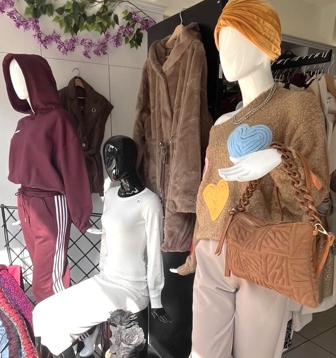 Γυναικείο ρούχο και αξεσουάρ: Χειμερινό bazaar - Τιμές σοκ! 39