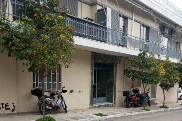 Εργασίες στο πεζοδρόμιο στις 3 τα ξημερώματα! 113