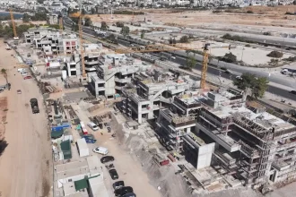 1,2 δισ. για δημόσιες υποδομές στο Ελληνικό - Για τη νέα πόλη στο Στρατόπεδο Χαϊδαρίου πόσα "βάζει" το κράτος; 27