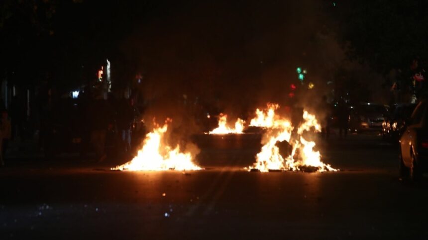 Επιχείρηση της ΕΛ.ΑΣ. στα Νεόκτιστα - Τραυματίας αστυνομικός 75