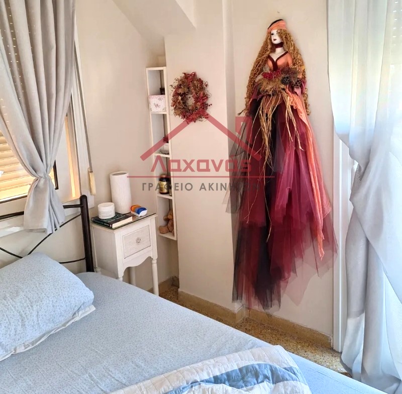 Πωλείται ανακαινισμένο διαμέρισμα στην Πετρούπολη 11