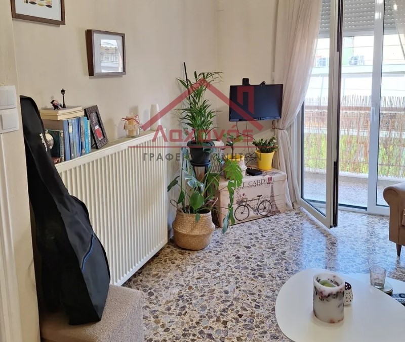 Πωλείται ανακαινισμένο διαμέρισμα στην Πετρούπολη 3