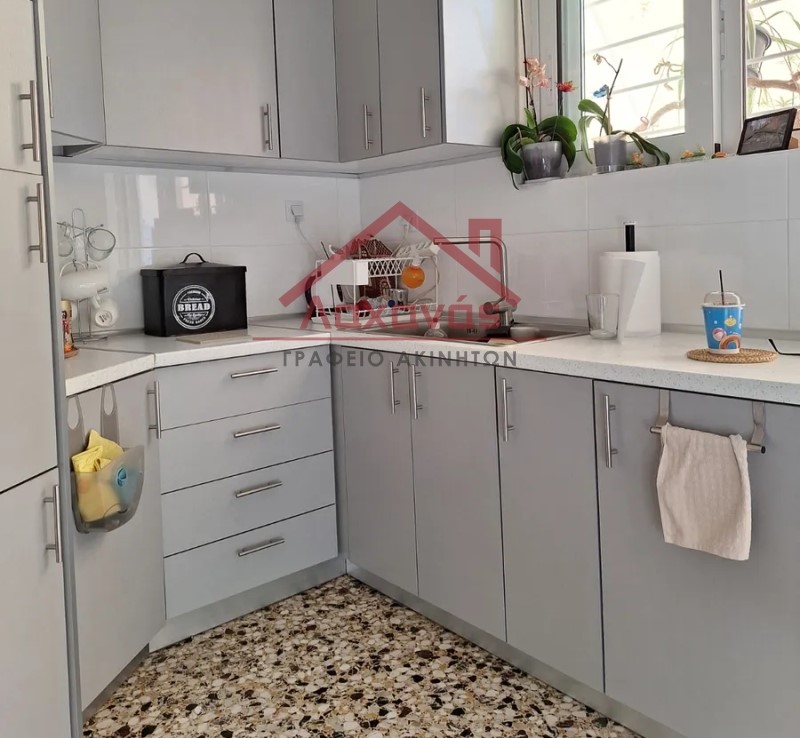 Πωλείται ανακαινισμένο διαμέρισμα στην Πετρούπολη 5