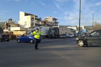 "Ο τροχονόμος μας έσωσε. Μηδενική αναμονή επί της Γ. Παπανδρέου" 79