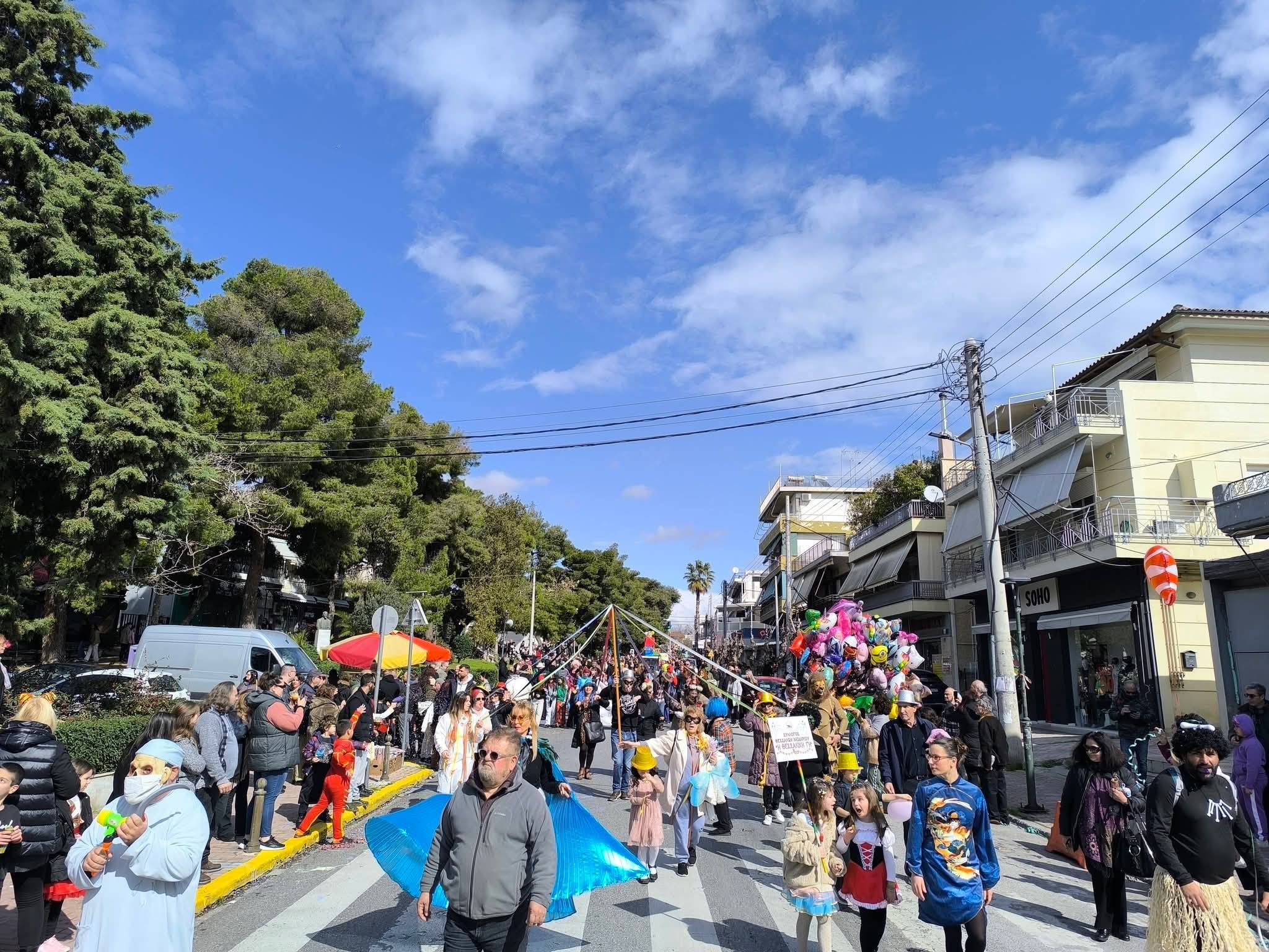 Πολύς κόσμος, Κουτσούμπας και άφθονο κέφι στην αποκριάτικη παρέλαση του Χαϊδαρίου 20 Πολύς κόσμος, Κουτσούμπας και άφθονο κέφι στην αποκριάτικη παρέλαση του Χαϊδαρίου 19