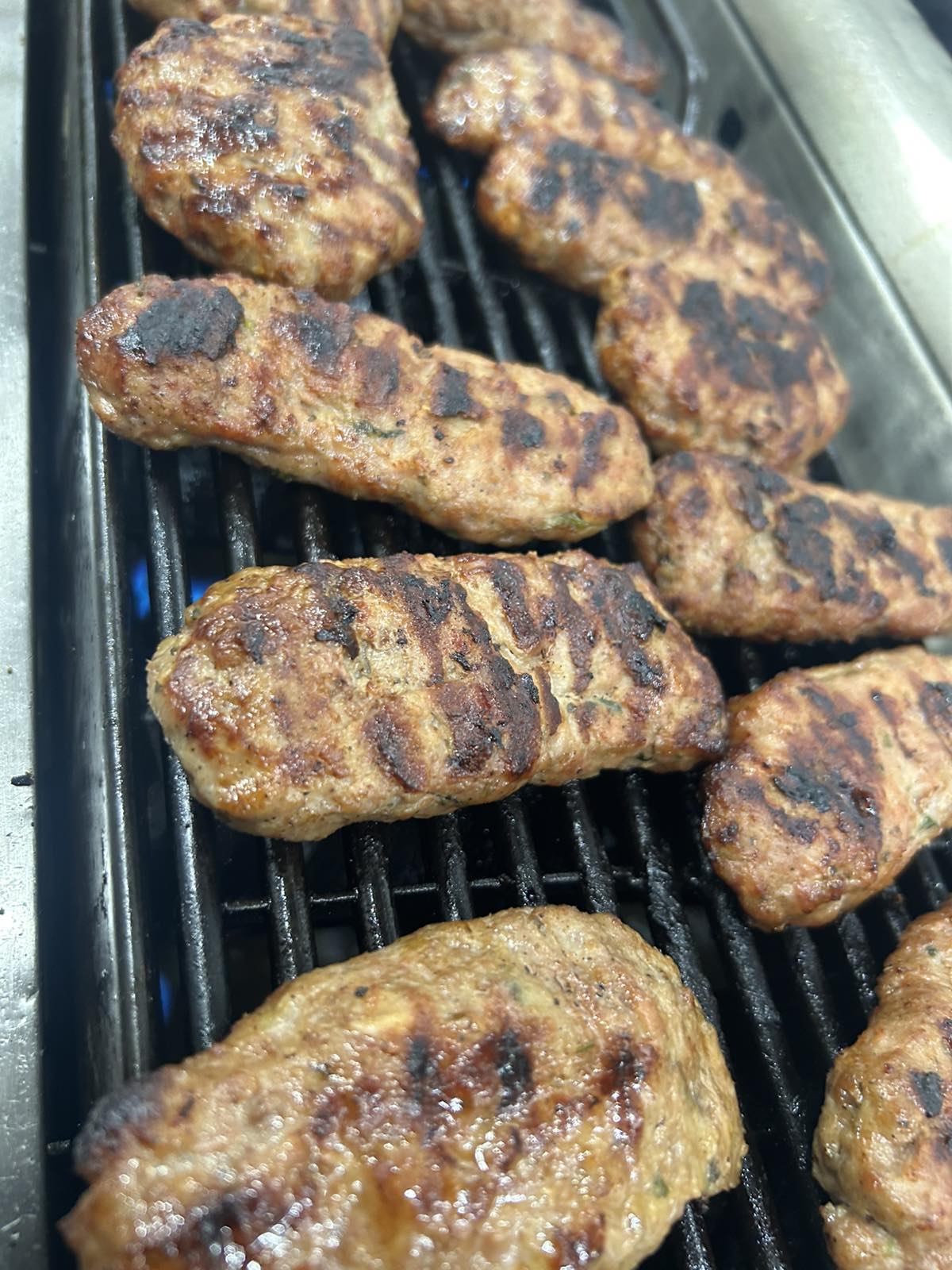 Ο «Κύρ Κώστας» είναι το νέο γευστικό σημείο της οδού Κύπρου - Τα Highlights και η ιστορία του 9