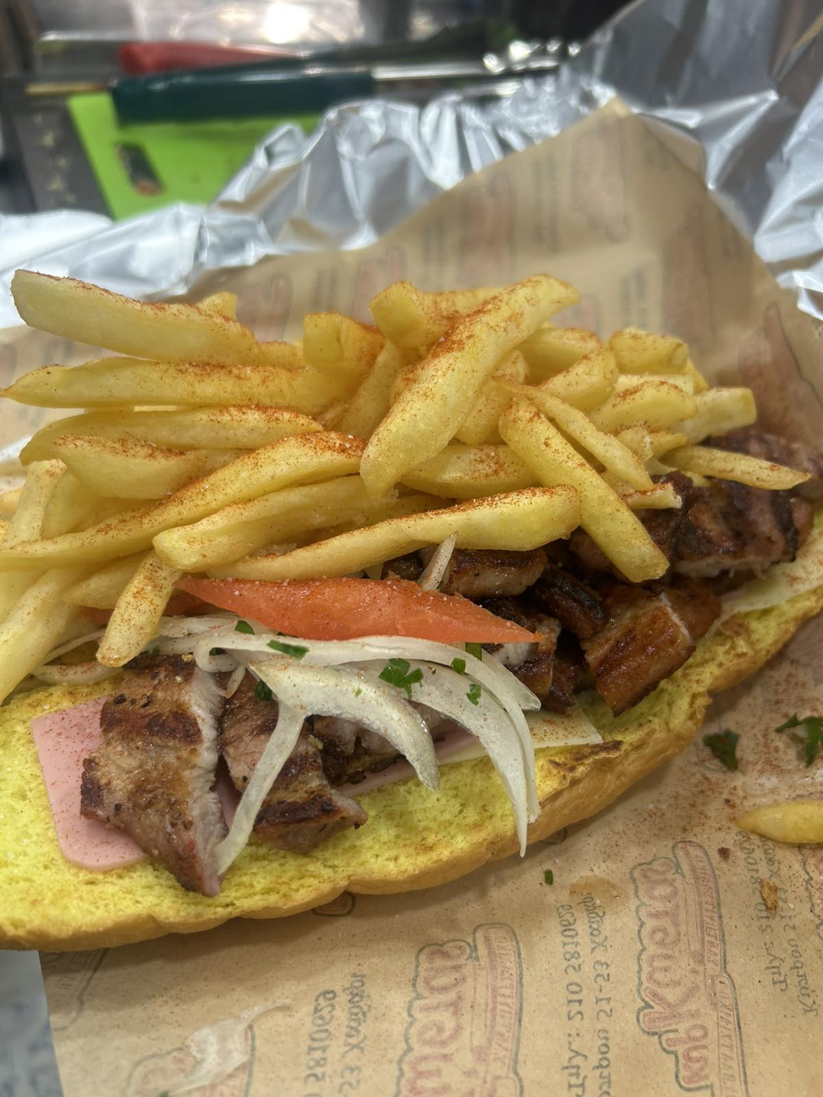 Ο «Κύρ Κώστας» είναι το νέο γευστικό σημείο της οδού Κύπρου - Τα Highlights και η ιστορία του 15