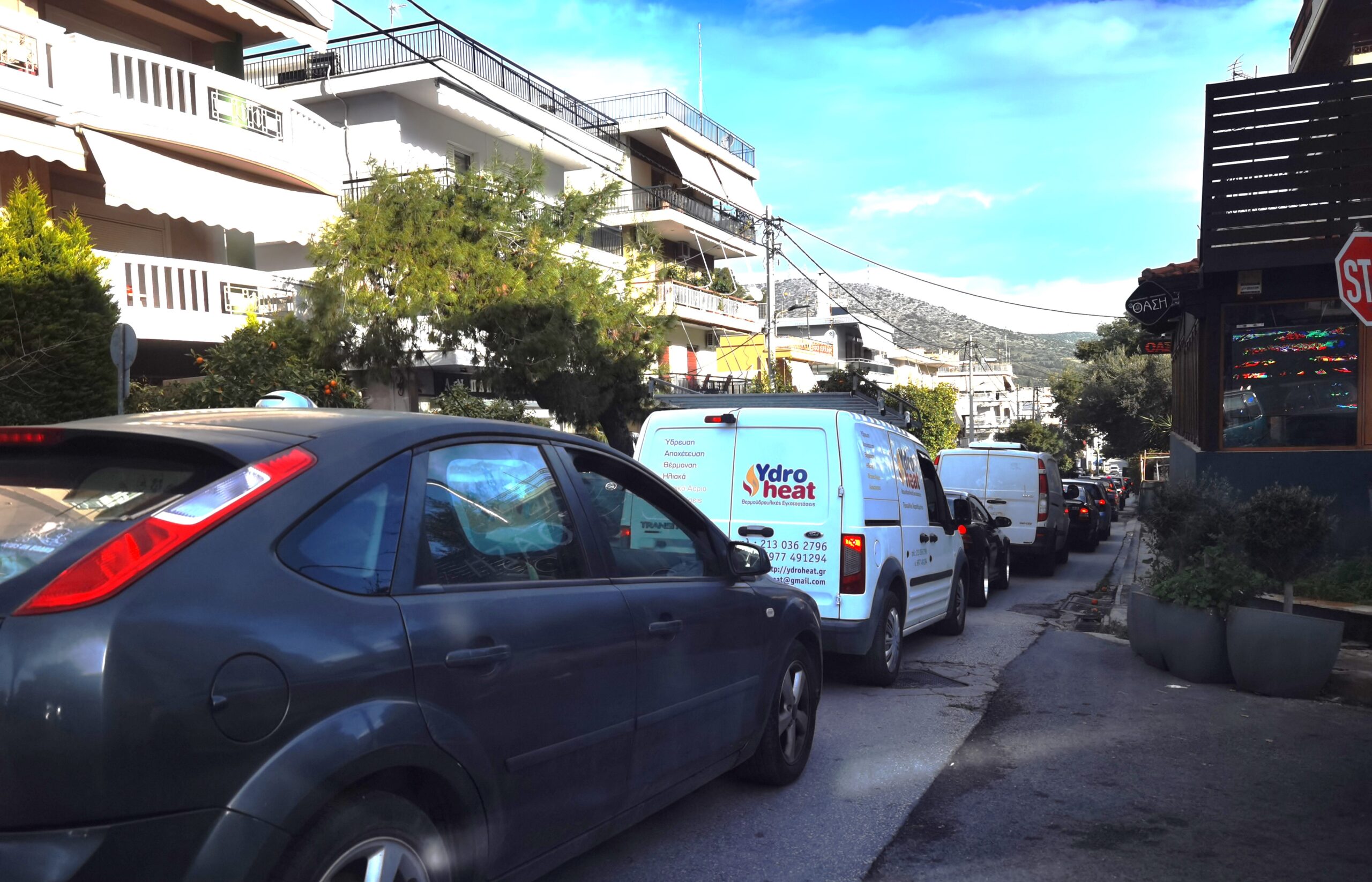 Πνίγεται στην κίνηση το Χαϊδάρι - Πλημμύρα αυτοκινήτων στους δρόμους 6 Πνίγεται στην κίνηση το Χαϊδάρι - Πλημμύρα αυτοκινήτων στους δρόμους 5