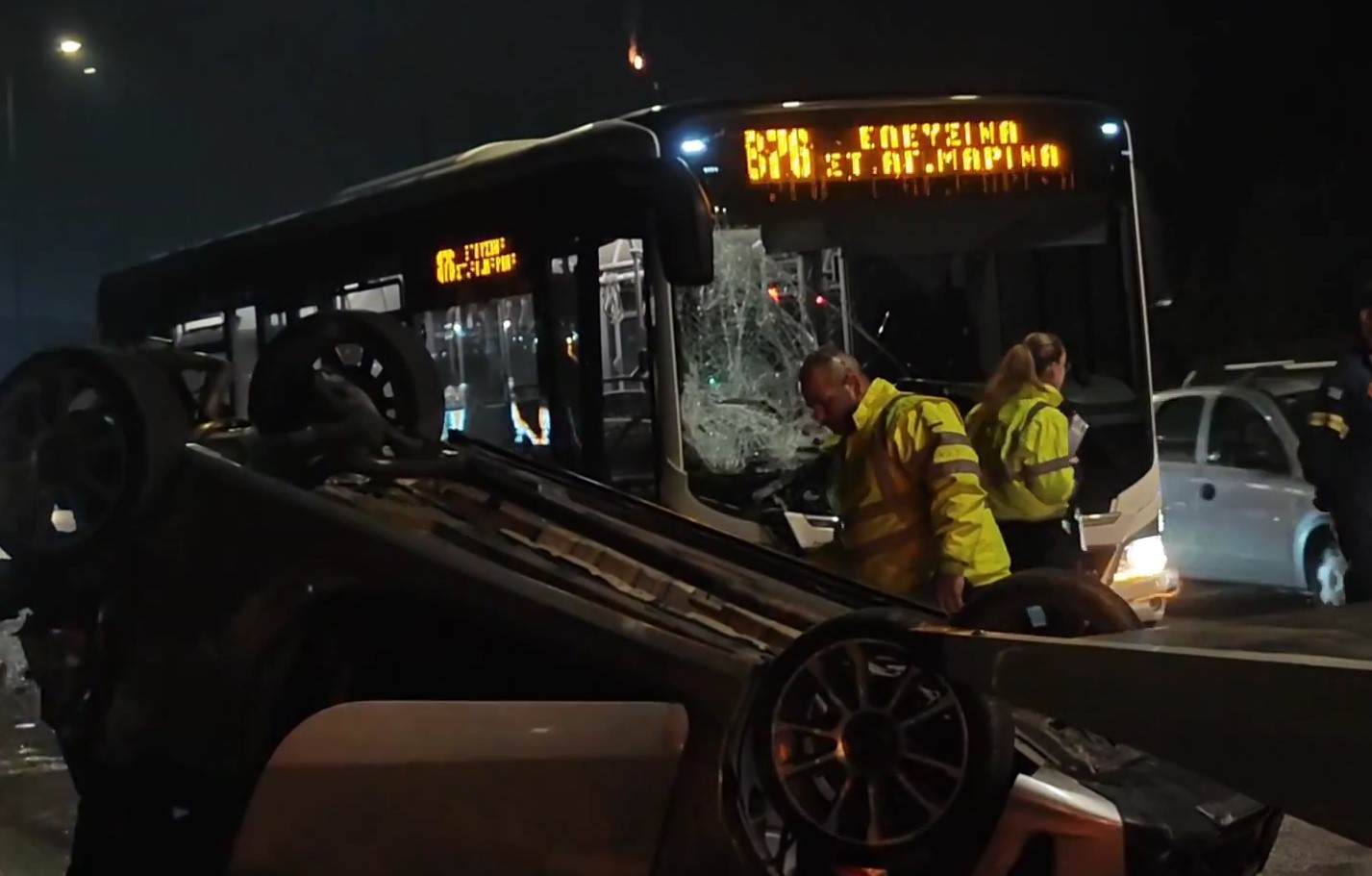 Ένας σοβαρά τραυματίας σε σφοδρή σύγκρουση ΙΧ με το 876 στον Σκαραμαγκά 3