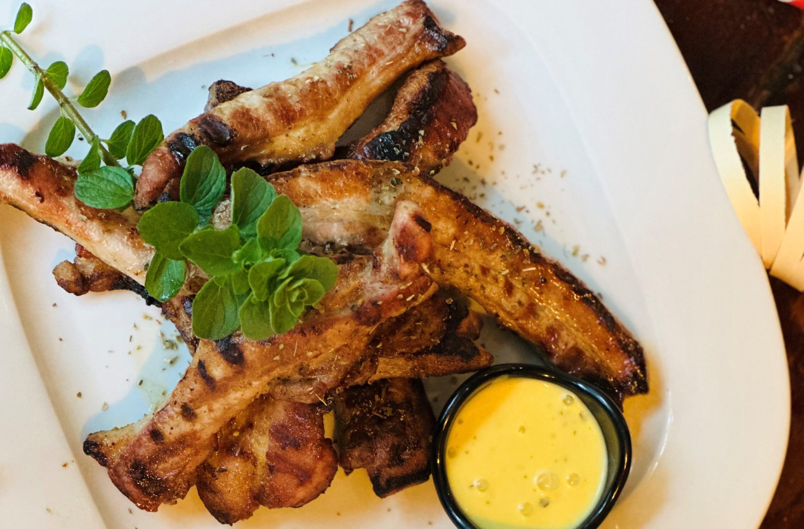 Μουσική Παραδοσιακή Τσικνοπέμπτη πολύ κοντά στο κέντρο, αλλά μέσα σε ένα καταπράσινο τοπίο 5