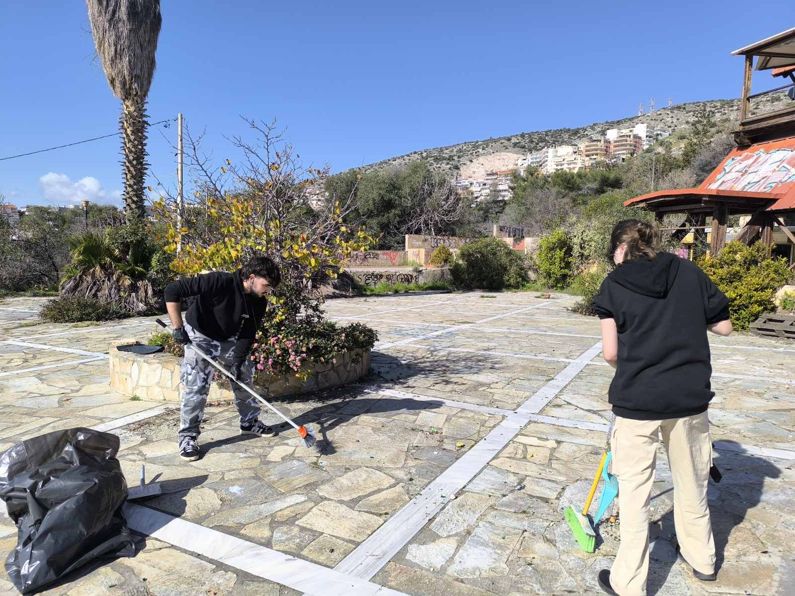 Δράση πρώτη: Καθαρίστηκε το Πάρκο Νεολαίας 7