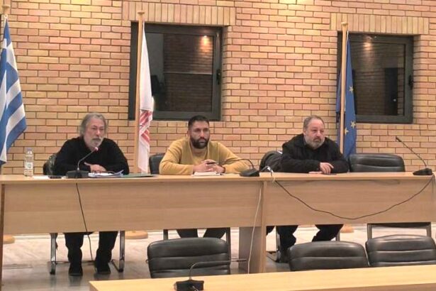 "Οι κάτοικοι σε αγωνιστική ετοιμότητα για την ανοικοδόμηση του Στρατοπέδου, αλλά η δημοτική αρχή τηρεί σιγή σε αυτό" 113