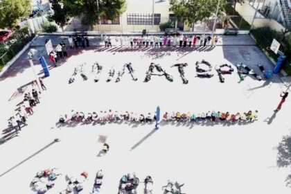 "Μίλα Τώρα" στο προαύλιο, "Ναι στη φιλία" στις καρδιές 85