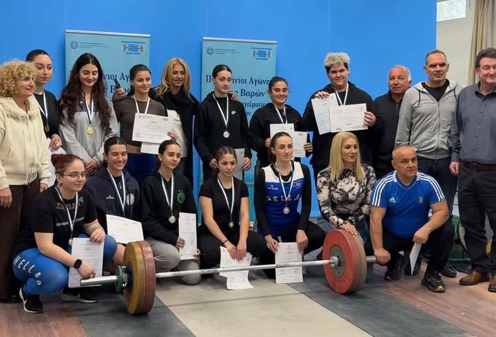 Αργυρό μετάλλιο η Ευρυδίκη Σπυράτου στους Πανελλήνιους Σχολικούς Αγώνες Άρσης Βαρών 5