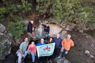 Εθελοντές καθάρισαν την "κόπρο του Αυγεία" από τη σπηλαιοπηγή Ζαστάνι στο Ποικίλο Όρος 25