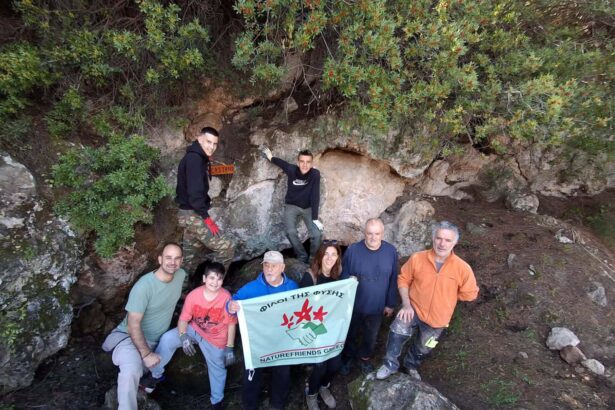 Εθελοντές καθάρισαν την "κόπρο του Αυγεία" από τη σπηλαιοπηγή Ζαστάνι στο Ποικίλο Όρος 113