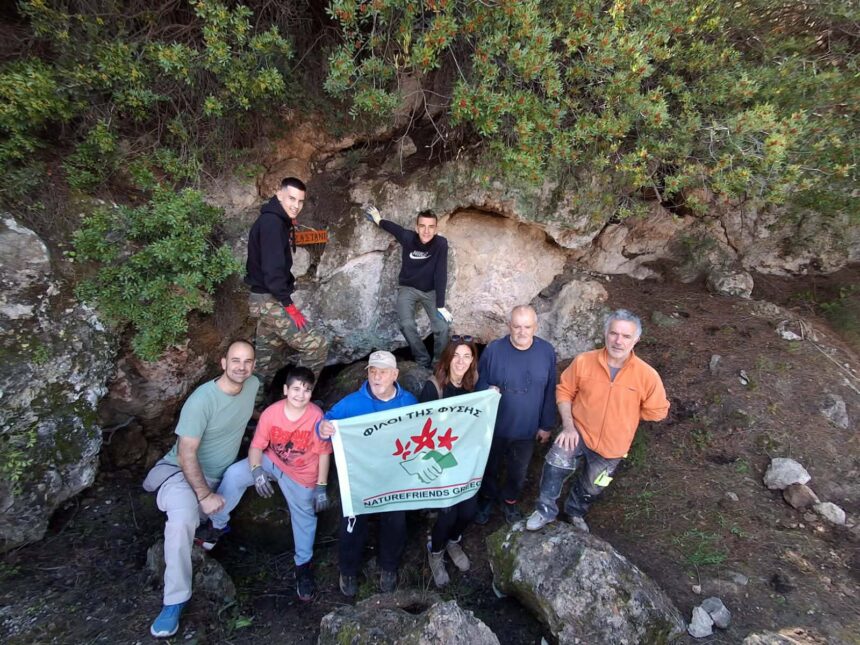 Εθελοντές καθάρισαν την "κόπρο του Αυγεία" από τη σπηλαιοπηγή Ζαστάνι στο Ποικίλο Όρος 13