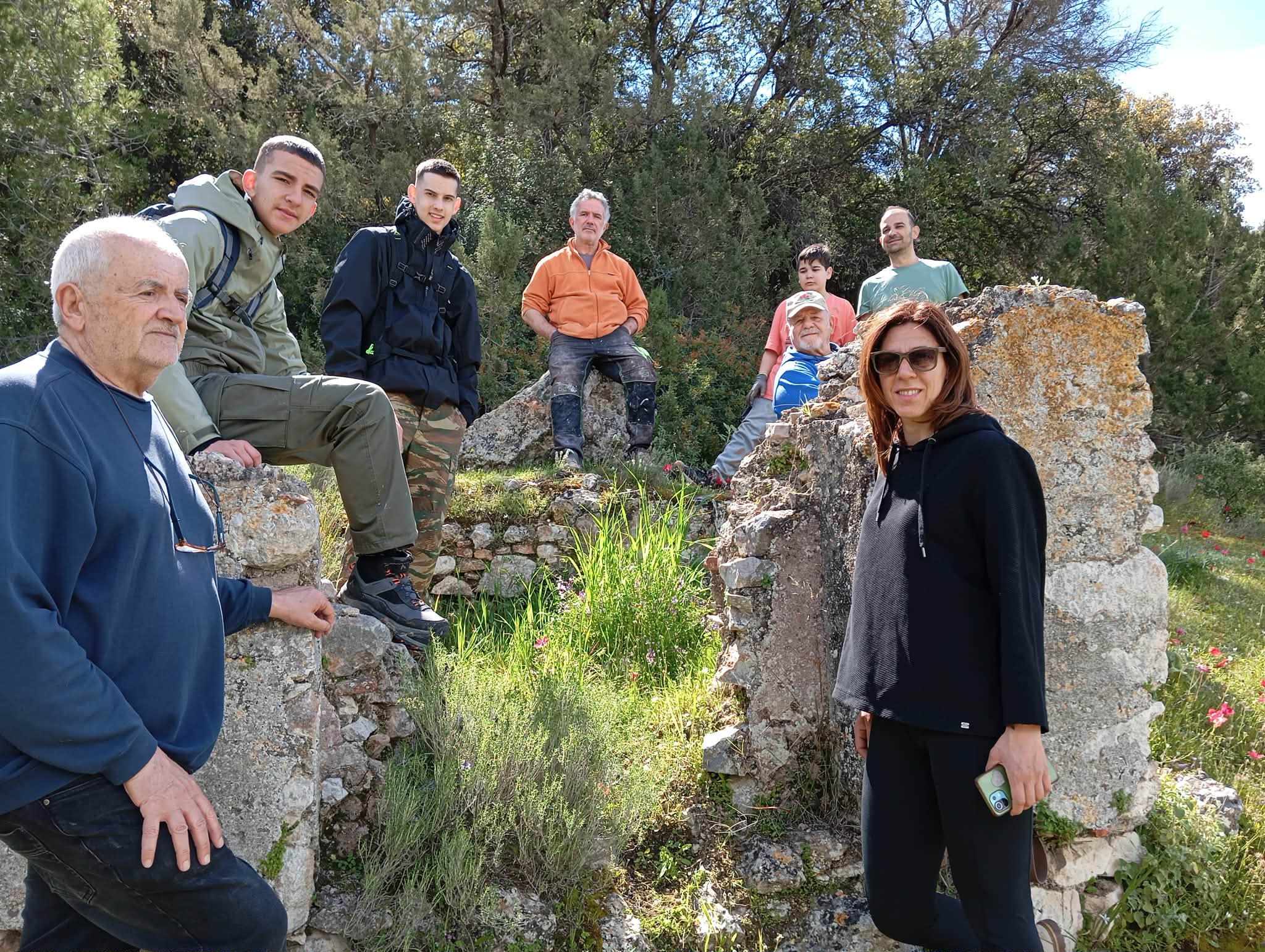 Εθελοντές καθάρισαν την "κόπρο του Αυγεία" από τη σπηλαιοπηγή Ζαστάνι στο Ποικίλο Όρος 10 Εθελοντές καθάρισαν την "κόπρο του Αυγεία" από τη σπηλαιοπηγή Ζαστάνι στο Ποικίλο Όρος 9