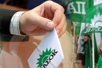 Κοσμοσυρροή στην εκλογή συνέδρων ΠΑΣΟΚ στο Χαϊδάρι - Οι 11 που εκλέγονται και όλη η σταυροδοσία 31