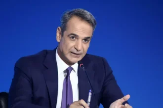 Καύσιμα: Για πρώτη φορά "παράθυρο" Μητσοτάκη στη μείωση φόρων 25