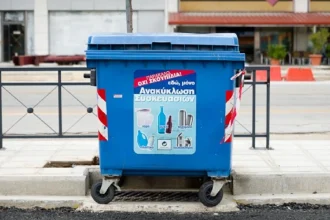Χρεοκοπεί ο μπλε κάδος 23