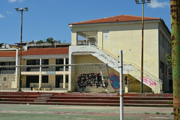 Τραυματισμός 13χρονης: "Παλιό αλλά συντηρημένο το σχολείο" 111