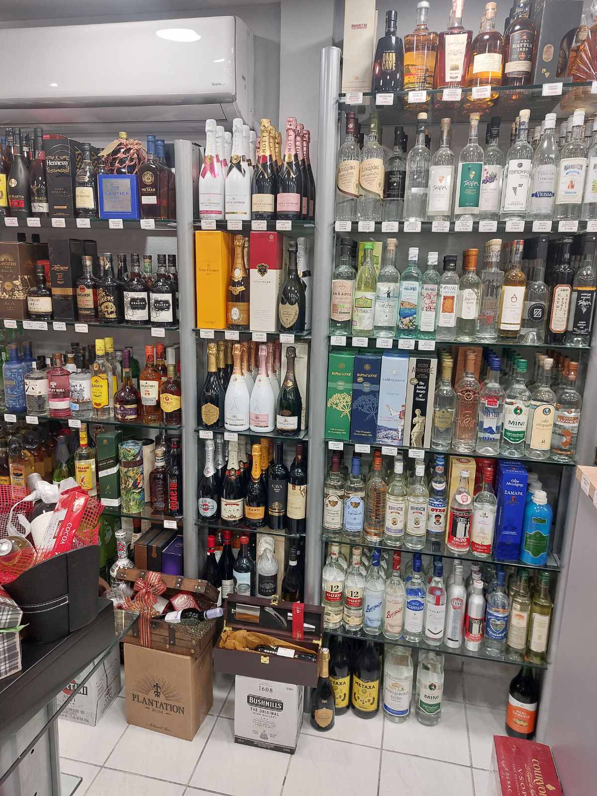 Νέα Άφιξη - Κάβα Οινοφίλη: Ο απόλυτος προορισμός fine spirits & wine στο Χαϊδάρι - Αμέτρητες επιλογές, μία στάση! 15