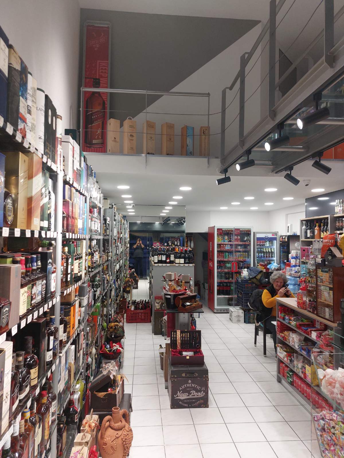 Νέα Άφιξη - Κάβα Οινοφίλη: Ο απόλυτος προορισμός fine spirits & wine στο Χαϊδάρι - Αμέτρητες επιλογές, μία στάση! 1