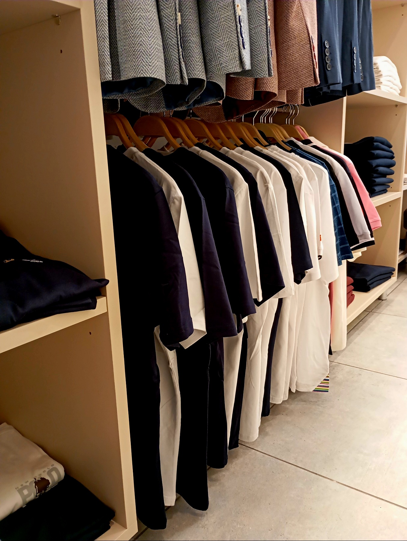 Στο κατάστημα VM του Βασίλη Μαραγκού συναντάμε την τέχνη του ανδρικού style 11