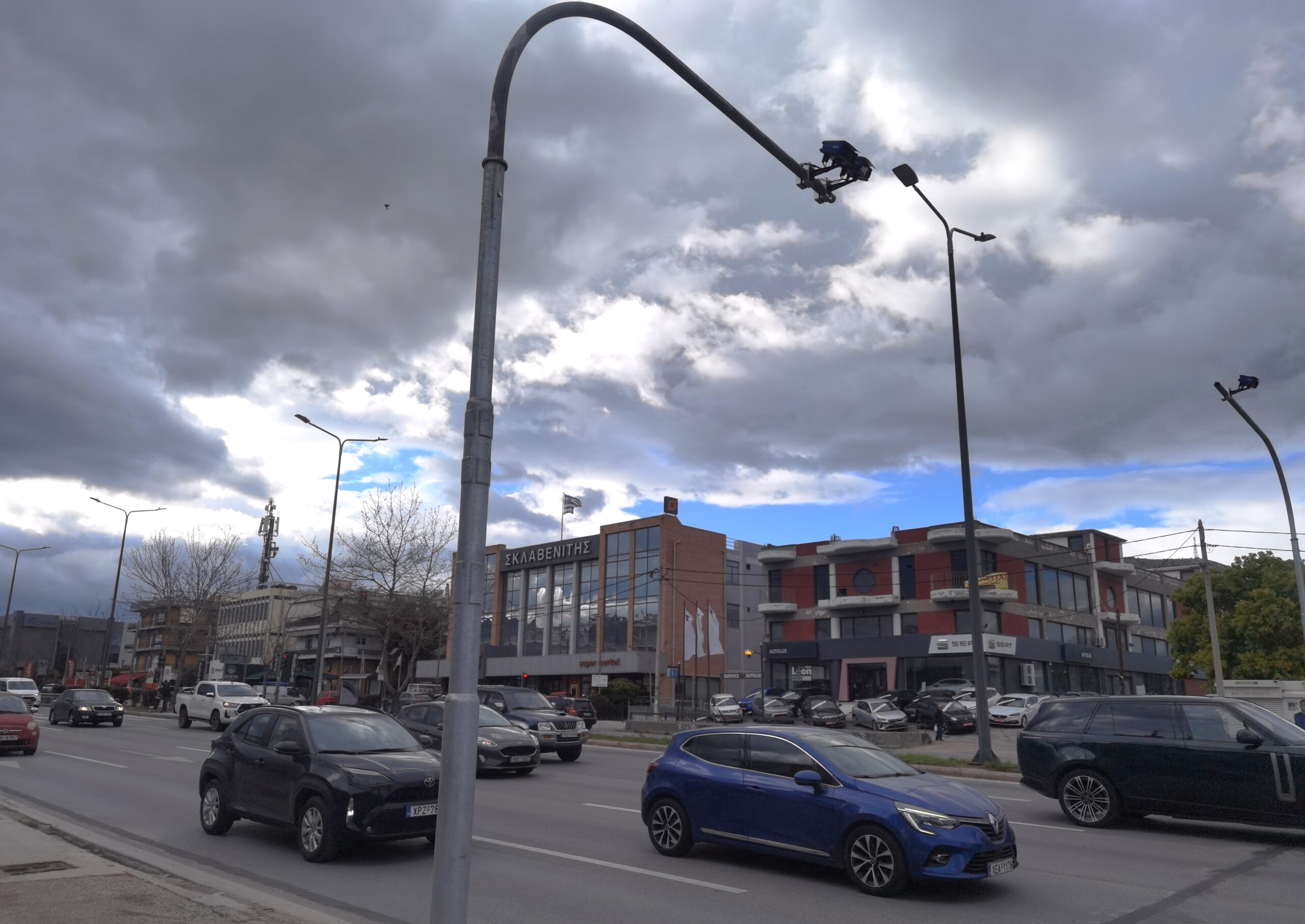 Λεωφόρος Αθηνών: 2 διασταυρώσεις, 10 κάμερες - Δεν είναι "πολυπαραβατικές" 3 Λεωφόρος Αθηνών: 2 διασταυρώσεις, 10 κάμερες - Δεν είναι "πολυπαραβατικές" 2