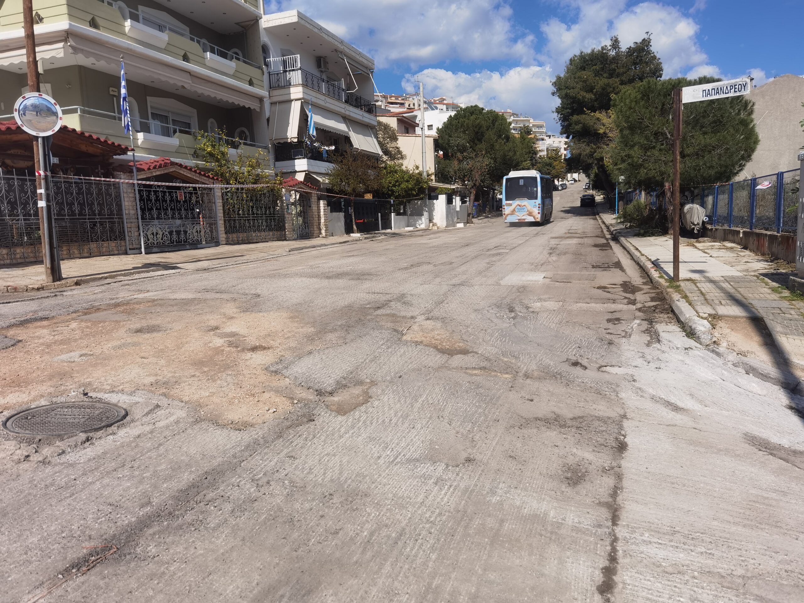 Ασφαλτόστρωση και στο χειρότερο κομμάτι δρόμου του Δάσους 4 Ασφαλτόστρωση και στο χειρότερο κομμάτι δρόμου του Δάσους 3