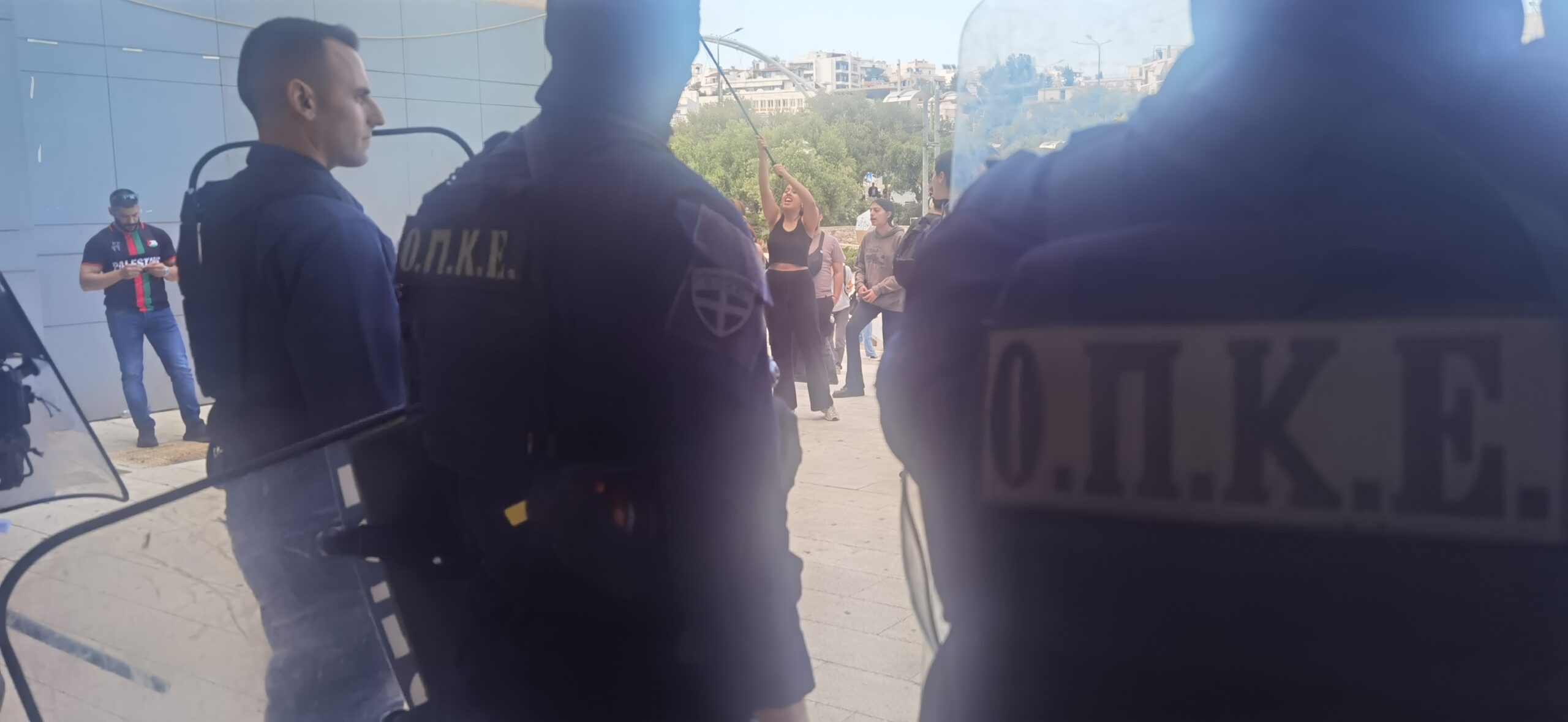 Επεισόδια και χημικά στο Δημαρχείο Χαϊδαρίου 7