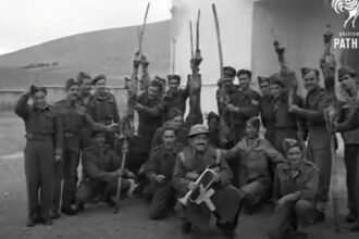 Πάσχα στο Στρατόπεδο Χαϊδαρίου, 1947 - Βίντεο 25